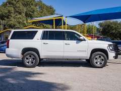 Used 2017  Chevrolet Suburban 4d SUV 4WD LT at A Motors Sales & Finance near San Antonio, TX