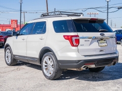 Used 2018  Ford Explorer 4d SUV FWD XLT at A Motors Sales & Finance near San Antonio, TX