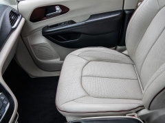 Used 2020  Chrysler Pacifica 4d Wagon Limited at A Motors Sales & Finance near San Antonio, TX