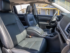 Used 2019  Toyota Highlander Hybrid 4d SUV AWD Limited at A Motors Sales & Finance near San Antonio&comma; TX