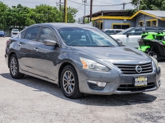 Used 2015  Nissan Altima 4d Sedan S 2&period;5L at A Motors Sales & Finance near San Antonio&comma; TX