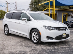 Used 2020  Chrysler Pacifica 4d Wagon Limited at A Motors Sales & Finance near San Antonio, TX