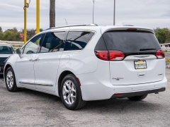 Used 2020  Chrysler Pacifica 4d Wagon Limited at A Motors Sales & Finance near San Antonio, TX