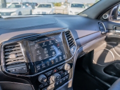 Used 2020  Jeep Grand Cherokee 4d SUV 2WD Overland High Altitude at A Motors Sales & Finance near San Antonio, TX