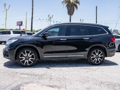 Used 2019  Honda Pilot 4d SUV FWD Touring 8-Passenger at A Motors Sales & Finance near San Antonio&comma; TX