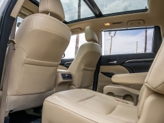 Used 2015  Toyota Highlander 4d SUV FWD Limited Platinum at A Motors Sales & Finance near San Antonio&comma; TX