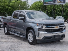 Used 2020  Chevrolet Silverado 1500 2WD Crew Cab LT at A Motors Sales & Finance near San Antonio&comma; TX