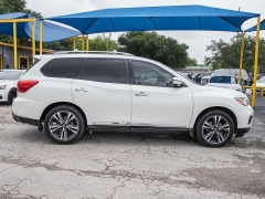 Used 2017  Nissan Pathfinder 4d SUV 4WD Platinum at A Motors Sales & Finance near San Antonio&comma; TX