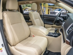 Used 2015  Toyota Highlander 4d SUV FWD Limited Platinum at A Motors Sales & Finance near San Antonio&comma; TX