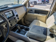 Used 2017  Ford Expedition 4d SUV 2WD XLT at A Motors Sales & Finance near San Antonio&comma; TX