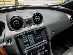 Used 2015  Jaguar XJL 4d Sedan Portfolio at A Motors Sales & Finance near San Antonio&comma; TX