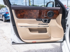 Used 2016  Jaguar XJ 4d Sedan Portfolio LWB at A Motors Sales & Finance near San Antonio&comma; TX