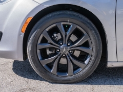 Used 2019  Chrysler Pacifica 4d Wagon Touring Plus at A Motors Sales & Finance near San Antonio&comma; TX