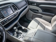 Used 2015  Toyota Highlander 4d SUV FWD XLE at A Motors Sales & Finance near San Antonio&comma; TX