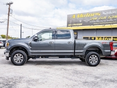 Used 2019  Ford Super Duty F-250 4WD Crew Cab XLT at A Motors Sales & Finance near San Antonio, TX