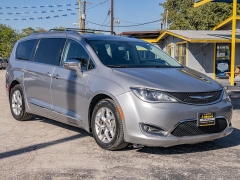 Used 2020  Chrysler Pacifica 4d Wagon Limited at A Motors Sales & Finance near San Antonio, TX