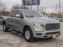 Used 2019  Ram 1500 2WD Crew Cab Laramie at A Motors Sales & Finance near San Antonio&comma; TX