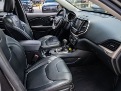 Used 2016  Jeep Cherokee 4d SUV 4WD Limited V6 at A Motors Sales & Finance near San Antonio&comma; TX