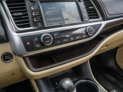 Used 2015  Toyota Highlander 4d SUV FWD Limited Platinum at A Motors Sales & Finance near San Antonio&comma; TX