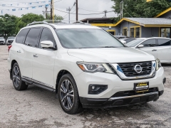 Used 2017  Nissan Pathfinder 4d SUV 4WD Platinum at A Motors Sales & Finance near San Antonio&comma; TX