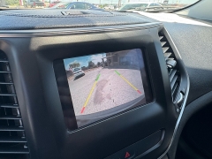 Used 2019 Jeep Cherokee 4d SUV FWD Latitude Plus 2.4L at A Motors Sales & Finance near San Antonio, TX