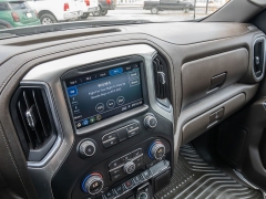 Used 2020  Chevrolet Silverado 1500 2WD Crew Cab LT at A Motors Sales & Finance near San Antonio&comma; TX