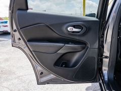 Used 2016  Jeep Cherokee 4d SUV 4WD Limited V6 at A Motors Sales & Finance near San Antonio&comma; TX