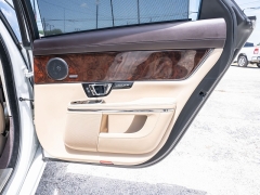 Used 2016  Jaguar XJ 4d Sedan Portfolio LWB at A Motors Sales & Finance near San Antonio&comma; TX
