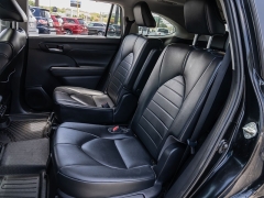 Used 2020  Toyota Highlander 4d SUV FWD XLE at A Motors Sales & Finance near San Antonio&comma; TX