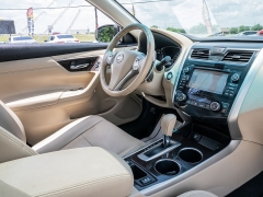 Used 2015  Nissan Altima 4d Sedan SL 3&period;5L at A Motors Sales & Finance near San Antonio&comma; TX