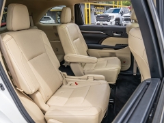 Used 2015  Toyota Highlander 4d SUV FWD Limited Platinum at A Motors Sales & Finance near San Antonio&comma; TX