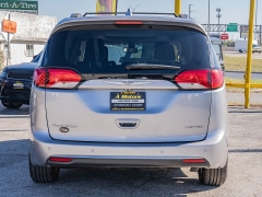 Used 2020  Chrysler Pacifica 4d Wagon Limited at A Motors Sales & Finance near San Antonio, TX