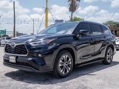 Used 2020  Toyota Highlander 4d SUV FWD XLE at A Motors Sales & Finance near San Antonio&comma; TX