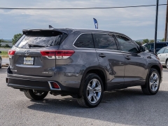 Used 2017 Toyota Highlander 4d SUV AWD Limited at A Motors Sales & Finance near San Antonio, TX