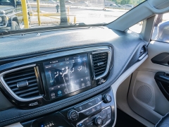 Used 2020  Chrysler Pacifica 4d Wagon Limited at A Motors Sales & Finance near San Antonio, TX