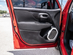 Used 2018  Jeep Renegade 4d SUV FWD Latitude at A Motors Sales & Finance near San Antonio&comma; TX