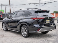 Used 2022  Toyota Highlander Platinum FWD at A Motors Sales & Finance near San Antonio&comma; TX