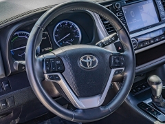 Used 2019  Toyota Highlander Hybrid 4d SUV AWD Limited at A Motors Sales & Finance near San Antonio&comma; TX