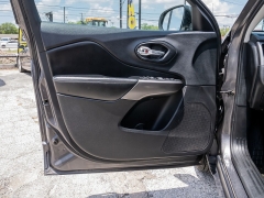 Used 2021  Jeep Cherokee Latitude Plus FWD at A Motors Sales & Finance near San Antonio&comma; TX