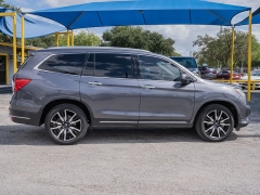 Used 2019  Honda Pilot 4d SUV FWD Touring 7-Passenger at A Motors Sales & Finance near San Antonio&comma; TX