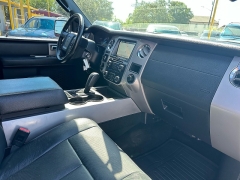 Used 2017 Ford Expedition 4d SUV 2WD XLT at A Motors Sales & Finance near San Antonio, TX
