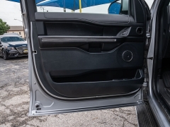 Used 2020  Ford Expedition 4d SUV 2WD XLT at A Motors Sales & Finance near San Antonio&comma; TX