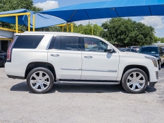 Used 2017  Cadillac Escalade 4d SUV RWD Luxury at A Motors Sales & Finance near San Antonio&comma; TX