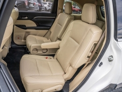 Used 2015  Toyota Highlander 4d SUV FWD Limited Platinum at A Motors Sales & Finance near San Antonio&comma; TX