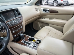 Used 2017  Nissan Pathfinder 4d SUV 4WD Platinum at A Motors Sales & Finance near San Antonio&comma; TX