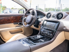 Used 2016  Jaguar XJ 4d Sedan Portfolio LWB at A Motors Sales & Finance near San Antonio&comma; TX