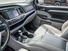 Used 2015  Toyota Highlander 4d SUV FWD XLE at A Motors Sales & Finance near San Antonio&comma; TX