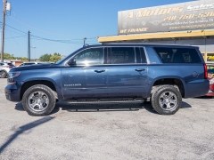 Used 2020  Chevrolet Suburban 4d SUV 4WD LT at A Motors Sales & Finance near San Antonio, TX