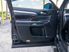 Used 2019  Toyota Highlander 4d SUV FWD XLE at A Motors Sales & Finance near San Antonio&comma; TX