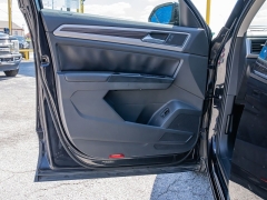 Used 2021  Volkswagen Atlas 3&period;6L V6 SE w&sol;Technology 4MOTION at A Motors Sales & Finance near San Antonio&comma; TX